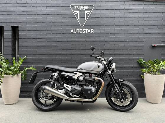 TRIUMPH SPEED TWIN 